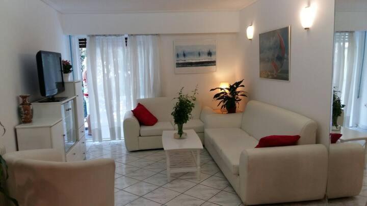 Flor De Mayo,Apt In Alimos Near The Sea アテネ エクステリア 写真